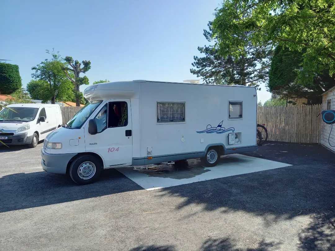 Escale Camping Car (à partir de 17h et jusqu’à 11h) 1/2 Pers.